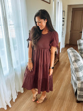 Load image into Gallery viewer, The Merrit Knee Length Dress - 2 Colors
