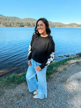 Load image into Gallery viewer, Classic Colored Floral Sweater
