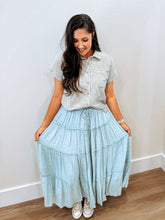 Load image into Gallery viewer, Subtle Striped Linen Top
