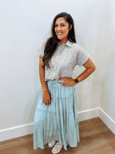 Load image into Gallery viewer, Subtle Striped Linen Top
