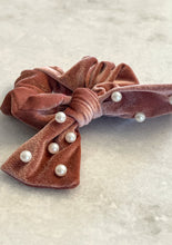 Load image into Gallery viewer, blush velvet pink pearl scrunchie 
