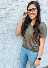 Load image into Gallery viewer, Olive green twist top basic quality 
