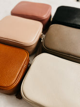 Load image into Gallery viewer, Italian Leather Purse
